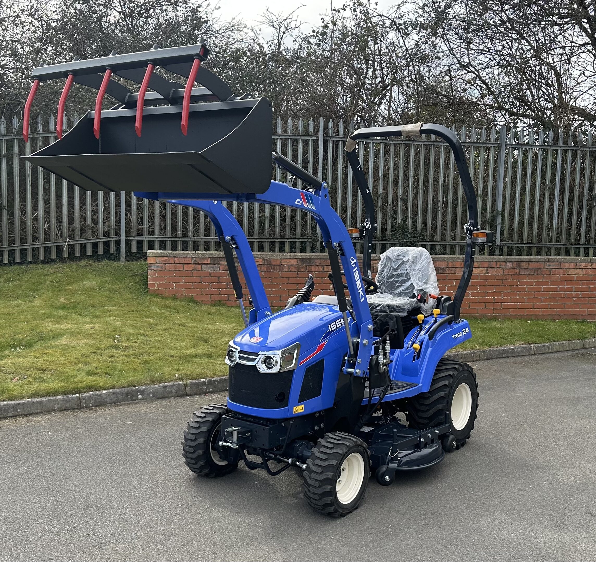IMG_6912 2 Iseki TXGS24 54" Compact Tractor Package - Image 1